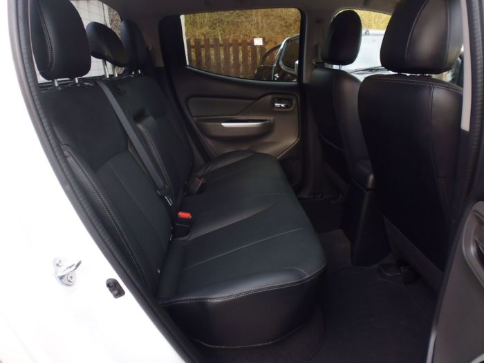 Fiat Fullback 2.4 180hp LX Double Cab Pick Up Pick Up Diesel White