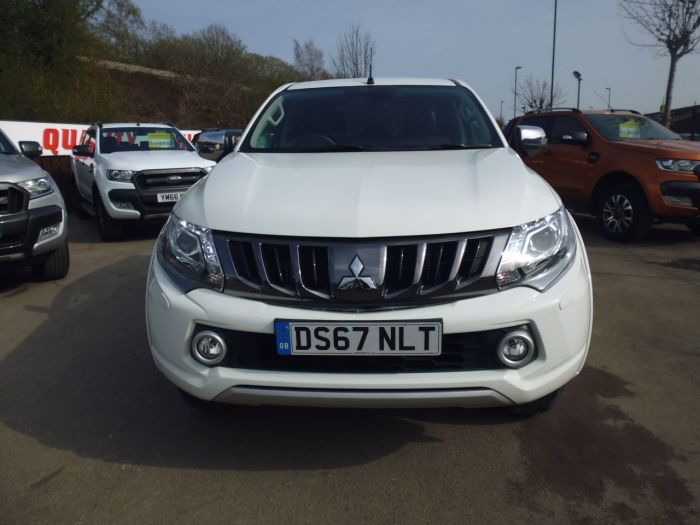 Mitsubishi L200 2.4 Double Cab DI-D 178 Warrior 4WD Four Wheel Drive Diesel White