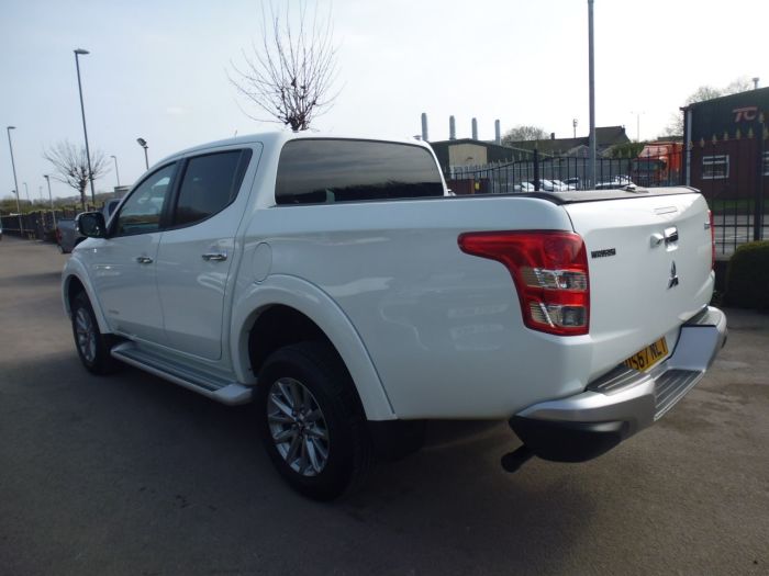 Mitsubishi L200 2.4 Double Cab DI-D 178 Warrior 4WD Four Wheel Drive Diesel White