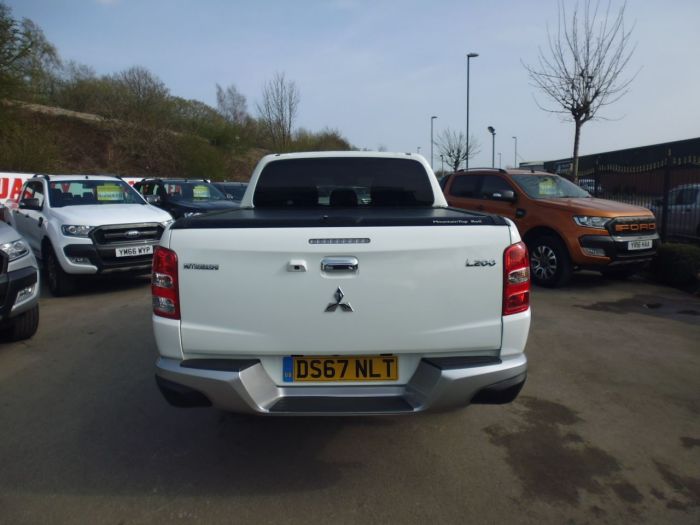 Mitsubishi L200 2.4 Double Cab DI-D 178 Warrior 4WD Four Wheel Drive Diesel White