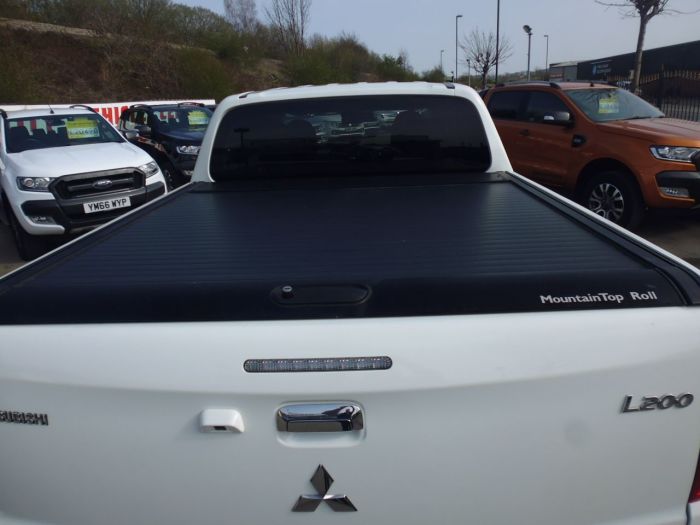 Mitsubishi L200 2.4 Double Cab DI-D 178 Warrior 4WD Four Wheel Drive Diesel White