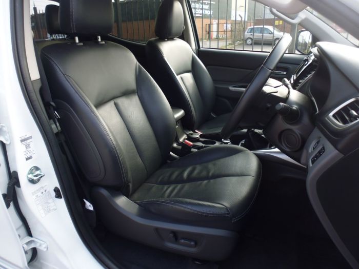 Mitsubishi L200 2.4 Double Cab DI-D 178 Warrior 4WD Four Wheel Drive Diesel White