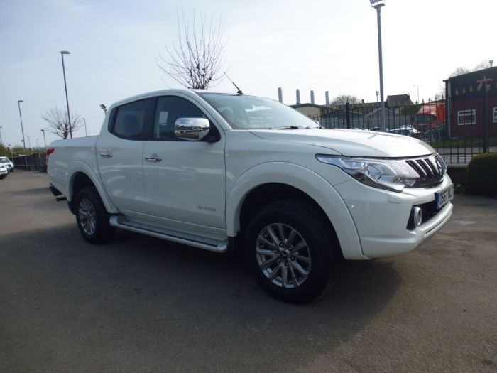 Mitsubishi L200 2.4 Double Cab DI-D 178 Warrior 4WD Four Wheel Drive Diesel White