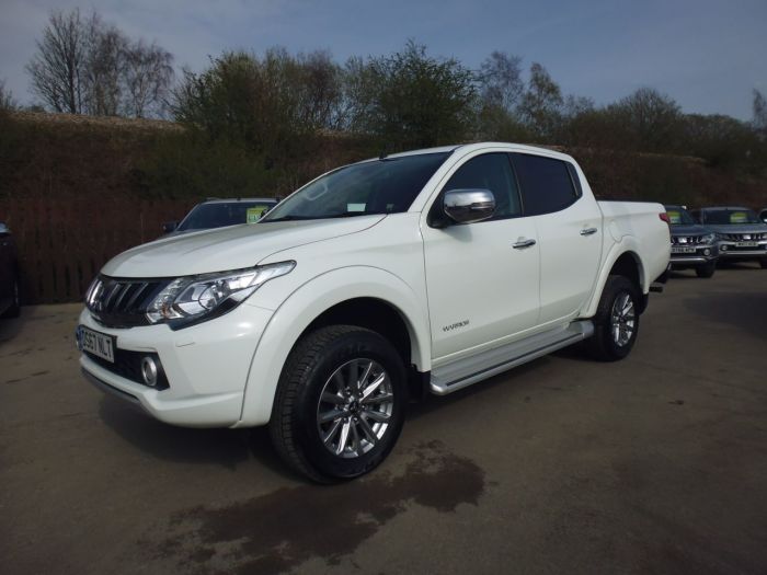 Mitsubishi L200 2.4 Double Cab DI-D 178 Warrior 4WD Four Wheel Drive Diesel White