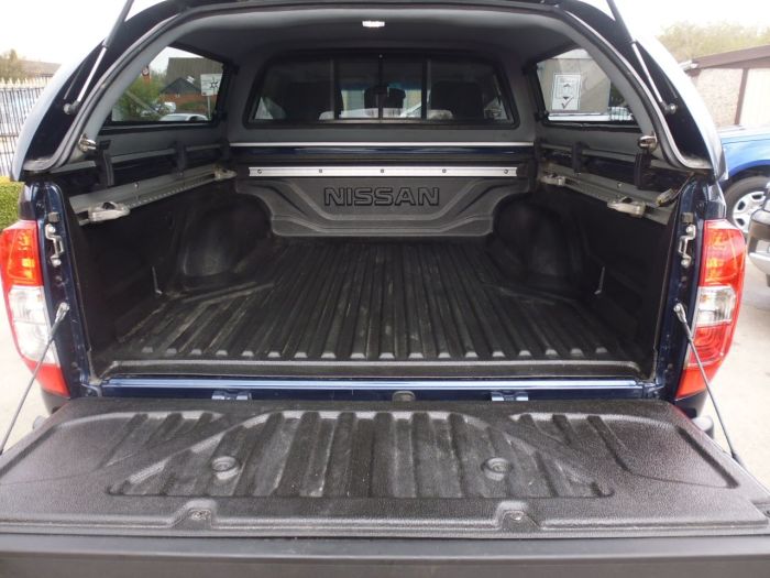 Nissan Navara Double Cab Pick Up Tekna 2.3dCi 190 4WD Pick Up Diesel Blue
