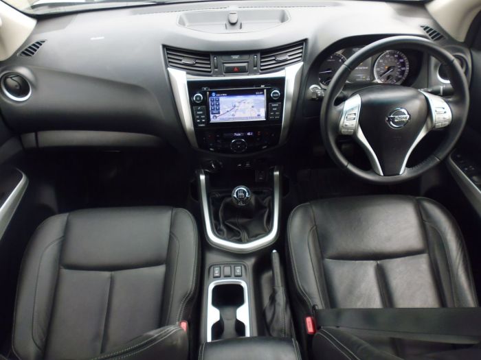 Nissan Navara Double Cab Pick Up Tekna 2.3dCi 190 4WD Pick Up Diesel Blue