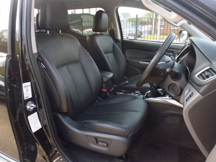 Fiat Fullback 2.4 180hp LX Double Cab Pick Up Pick Up Diesel Black