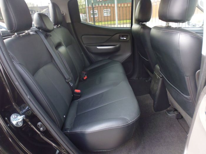 Fiat Fullback 2.4 180hp LX Double Cab Pick Up Pick Up Diesel Black
