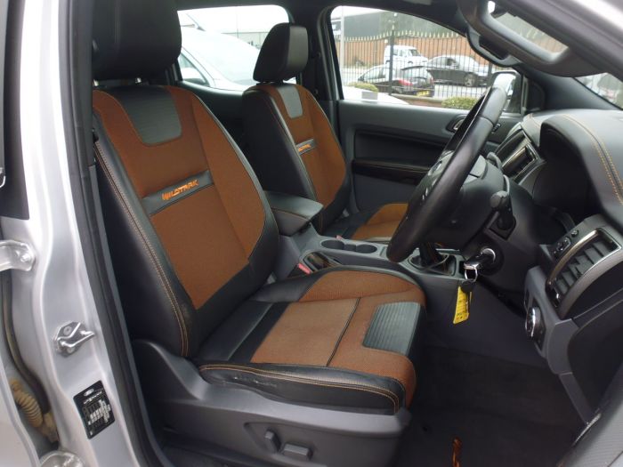 Ford Ranger Pick Up Double Cab Wildtrak 3.2 TDCi 200 Pick Up Diesel Silver