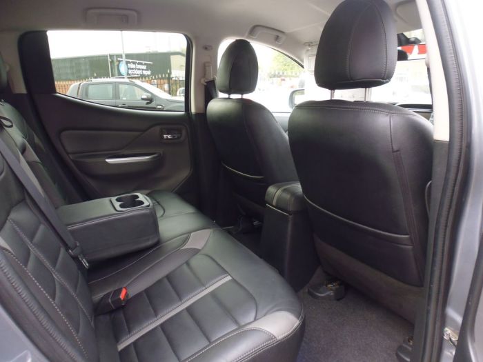 Mitsubishi L200 2.4 Double Cab DI-D 178 Barbarian 4WD Pick Up Diesel Grey