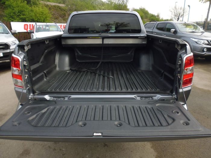 Mitsubishi L200 2.4 Double Cab DI-D 178 Barbarian 4WD Pick Up Diesel Grey