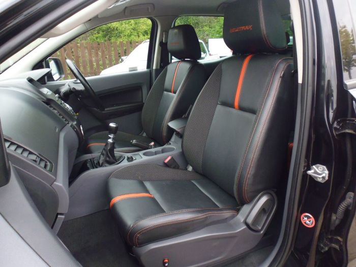 Ford Ranger Pick Up Double Cab Wildtrak 3.2 TDCi 4WD Pick Up Diesel Black