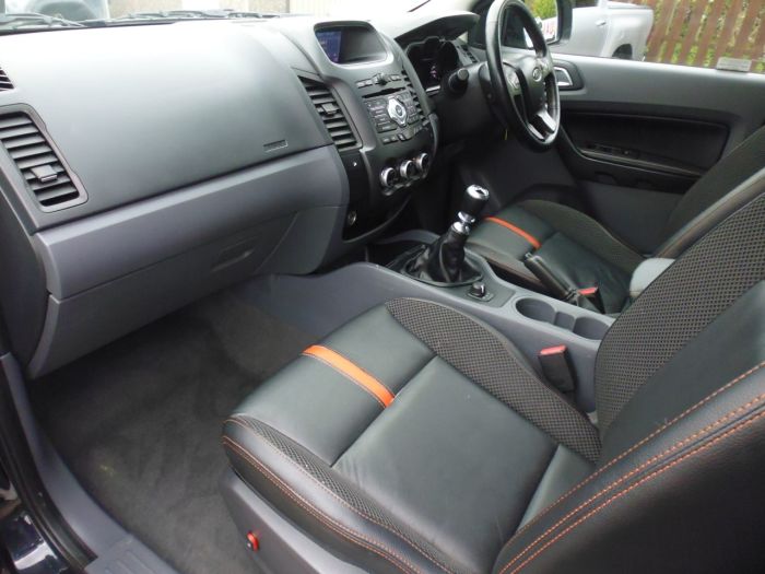 Ford Ranger Pick Up Double Cab Wildtrak 3.2 TDCi 4WD Pick Up Diesel Black
