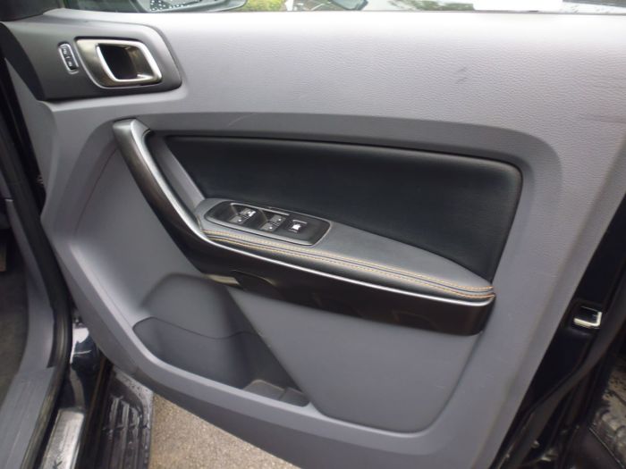 Ford Ranger Pick Up Double Cab Wildtrak 3.2 TDCi 200 Auto Pick Up Diesel Black