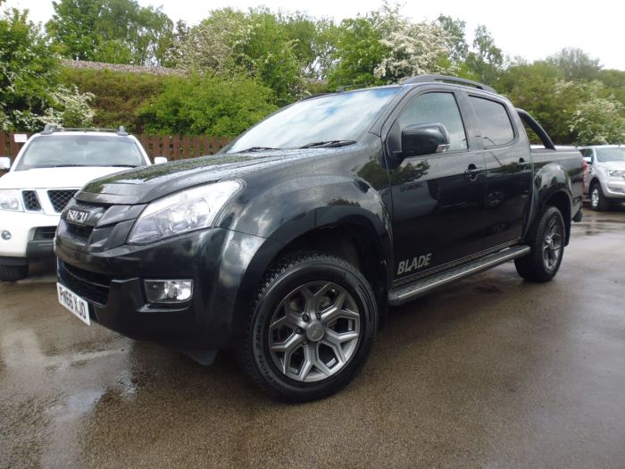 Isuzu D-max 2.5TD Blade Double Cab 4x4 Auto Pick Up Diesel Black