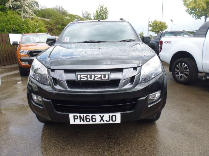 Isuzu D-max 2.5TD Blade Double Cab 4x4 Auto Pick Up Diesel Black