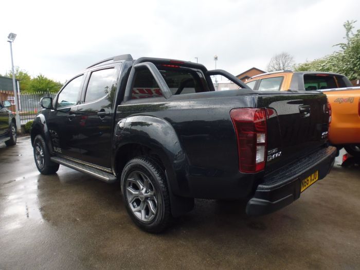 Isuzu D-max 2.5TD Blade Double Cab 4x4 Auto Pick Up Diesel Black