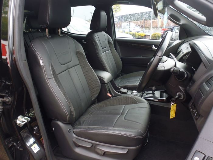 Isuzu D-max 2.5TD Blade Double Cab 4x4 Auto Pick Up Diesel Black