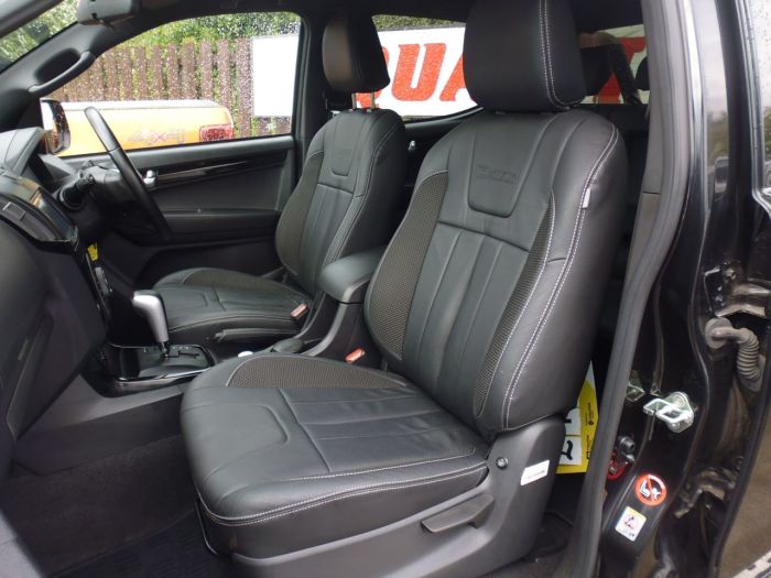 Isuzu D-max 2.5TD Blade Double Cab 4x4 Auto Pick Up Diesel Black