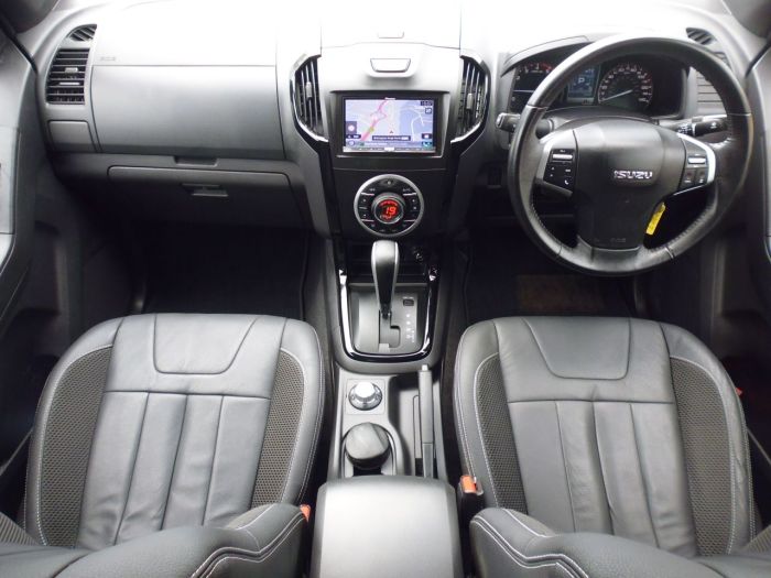 Isuzu D-max 2.5TD Blade Double Cab 4x4 Auto Pick Up Diesel Black