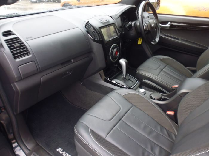 Isuzu D-max 2.5TD Blade Double Cab 4x4 Auto Pick Up Diesel Black
