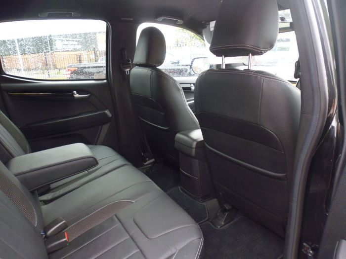 Isuzu D-max 2.5TD Blade Double Cab 4x4 Auto Pick Up Diesel Black