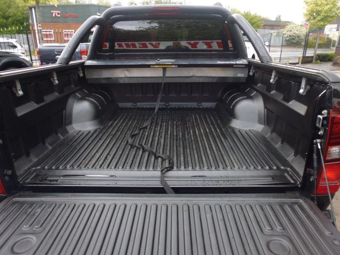 Isuzu D-max 2.5TD Blade Double Cab 4x4 Auto Pick Up Diesel Black