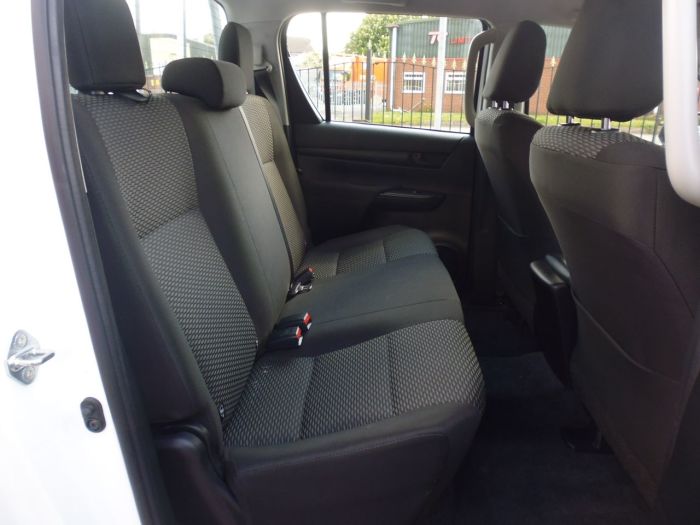 Toyota Hilux Active D/Cab Pick Up 2.4 D-4D Four Wheel Drive Diesel White