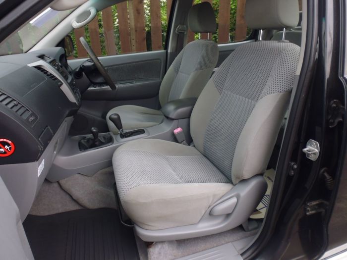 Toyota Hilux HL3 Double Cab Pick Up 3.0 D-4D 4WD Auto Pick Up Diesel Black