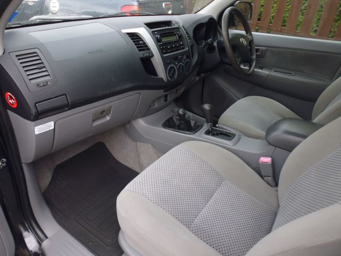 Toyota Hilux HL3 Double Cab Pick Up 3.0 D-4D 4WD Auto Pick Up Diesel Black