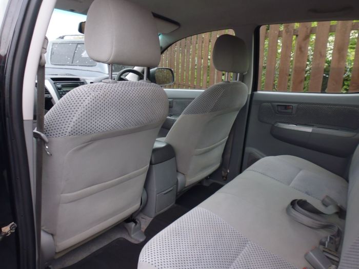 Toyota Hilux HL3 Double Cab Pick Up 3.0 D-4D 4WD Auto Pick Up Diesel Black