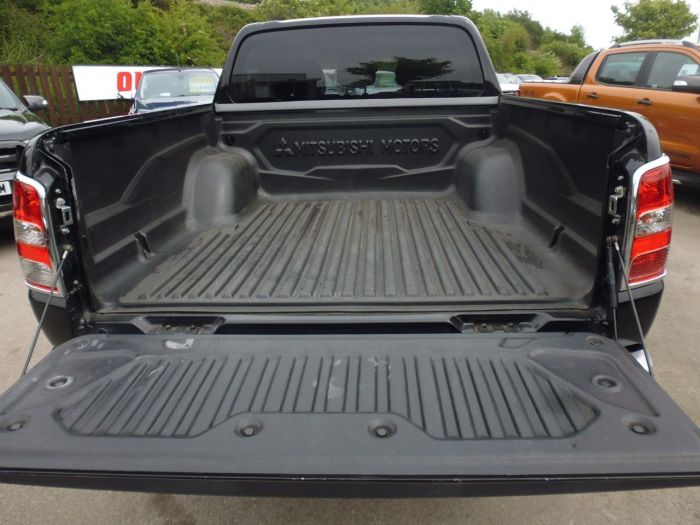 Mitsubishi L200 2.4 Double Cab DI-D 178 Barbarian 4WD Auto Pick Up Diesel Black