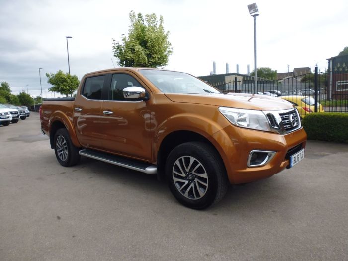 Nissan Navara Double Cab Pick Up N-Connecta 2.3dCi 190 4WD Pick Up Diesel Yellow