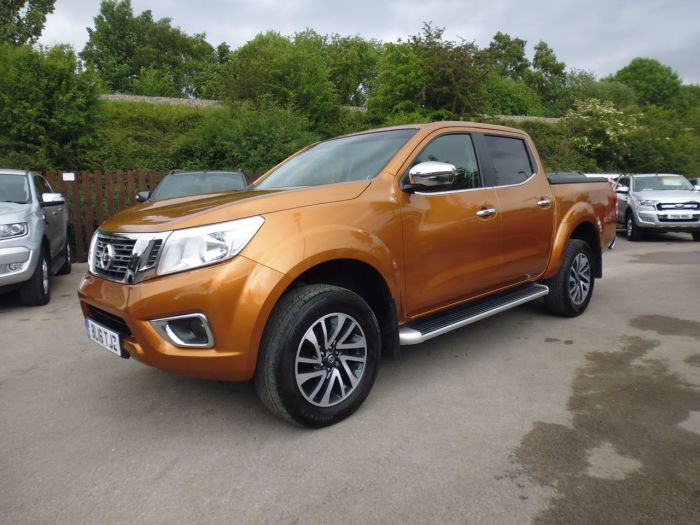 Nissan Navara Double Cab Pick Up N-Connecta 2.3dCi 190 4WD Pick Up Diesel Yellow
