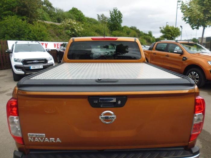 Nissan Navara Double Cab Pick Up N-Connecta 2.3dCi 190 4WD Pick Up Diesel Yellow