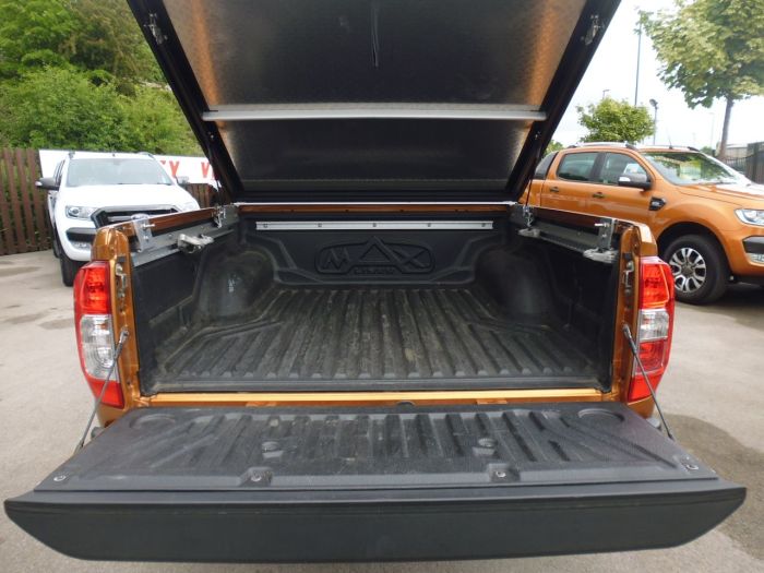 Nissan Navara Double Cab Pick Up N-Connecta 2.3dCi 190 4WD Pick Up Diesel Yellow