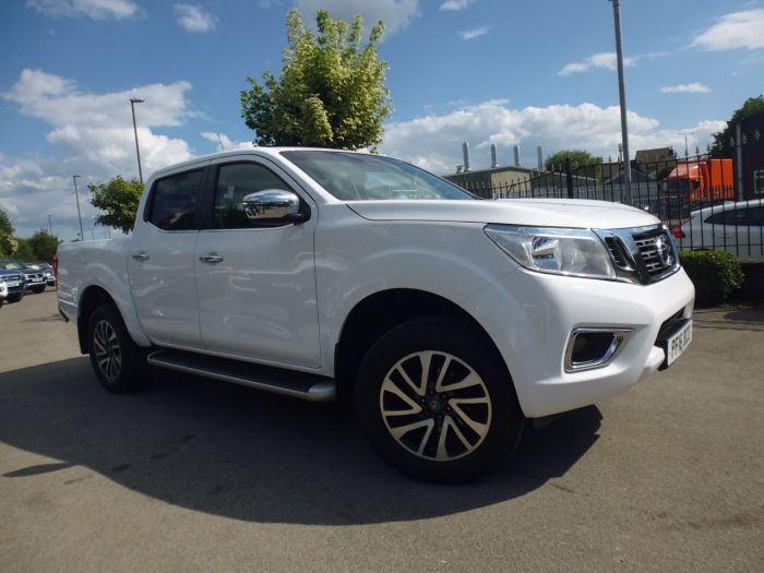 Nissan Navara Double Cab Pick Up Acenta+ 2.3dCi 190 4WD Pick Up Diesel White