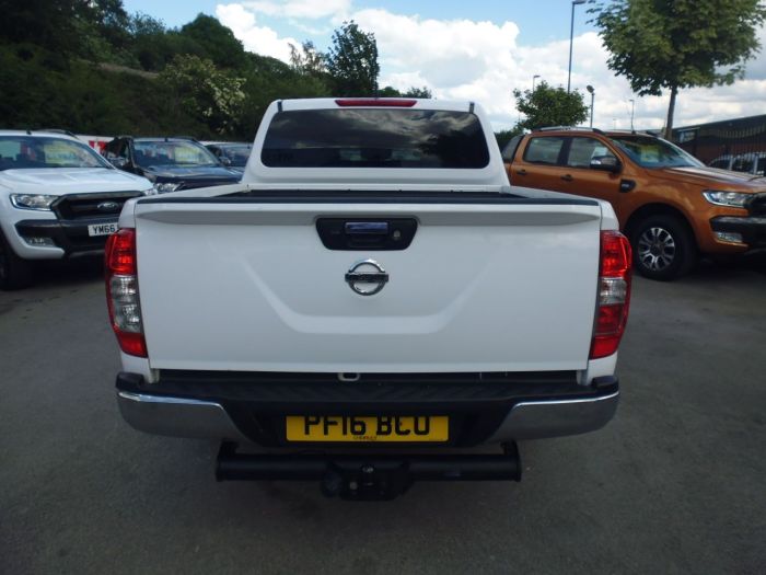 Nissan Navara Double Cab Pick Up Acenta+ 2.3dCi 190 4WD Pick Up Diesel White