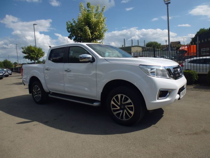 Nissan Navara Double Cab Pick Up Acenta+ 2.3dCi 190 4WD Pick Up Diesel White