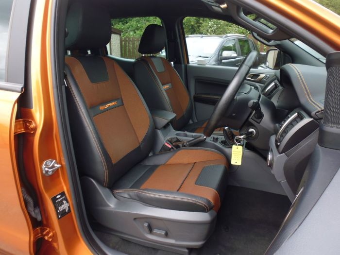 Ford Ranger Pick Up Double Cab Wildtrak 3.2 TDCi 200 Pick Up Diesel Orange