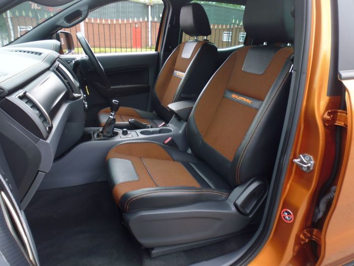 Ford Ranger Pick Up Double Cab Wildtrak 3.2 TDCi 200 Pick Up Diesel Orange