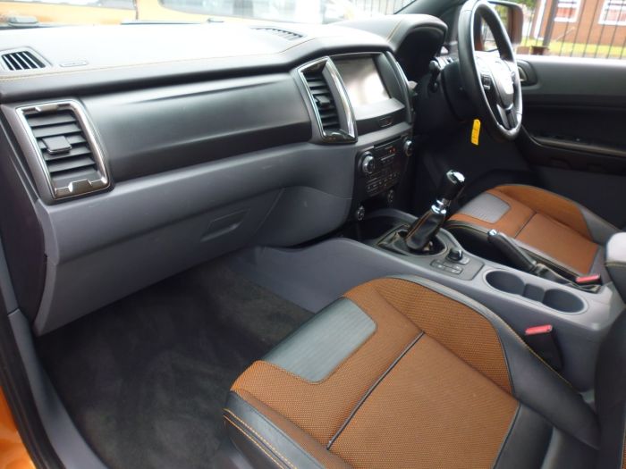 Ford Ranger Pick Up Double Cab Wildtrak 3.2 TDCi 200 Pick Up Diesel Orange