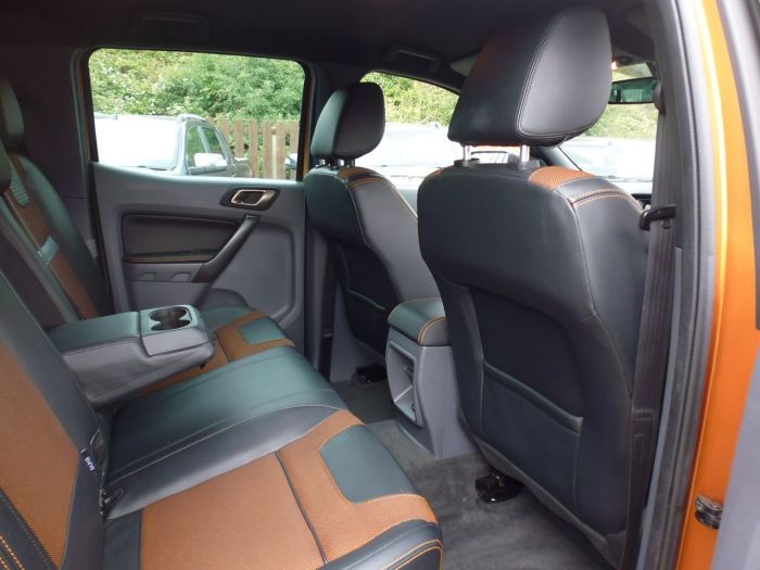 Ford Ranger Pick Up Double Cab Wildtrak 3.2 TDCi 200 Pick Up Diesel Orange