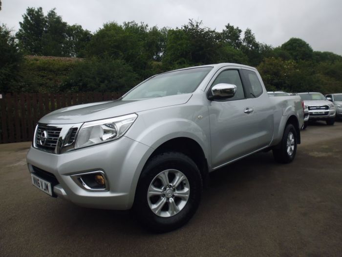 Nissan Navara King Cab Pick Up Acenta 2.3dCi 160 4WD Pick Up Diesel Silver