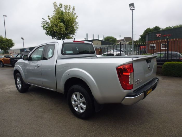 Nissan Navara King Cab Pick Up Acenta 2.3dCi 160 4WD Pick Up Diesel Silver