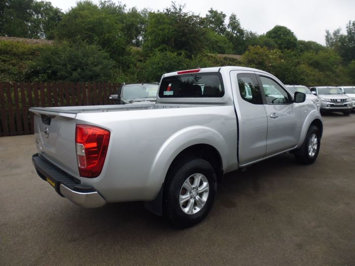 Nissan Navara King Cab Pick Up Acenta 2.3dCi 160 4WD Pick Up Diesel Silver