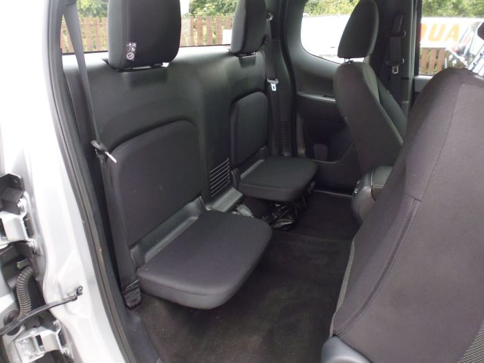 Nissan Navara King Cab Pick Up Acenta 2.3dCi 160 4WD Pick Up Diesel Silver