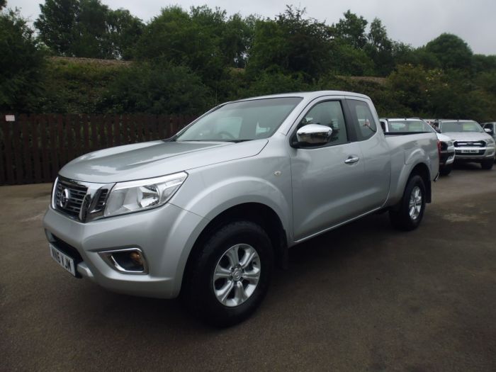 Nissan Navara King Cab Pick Up Acenta 2.3dCi 160 4WD Pick Up Diesel Silver