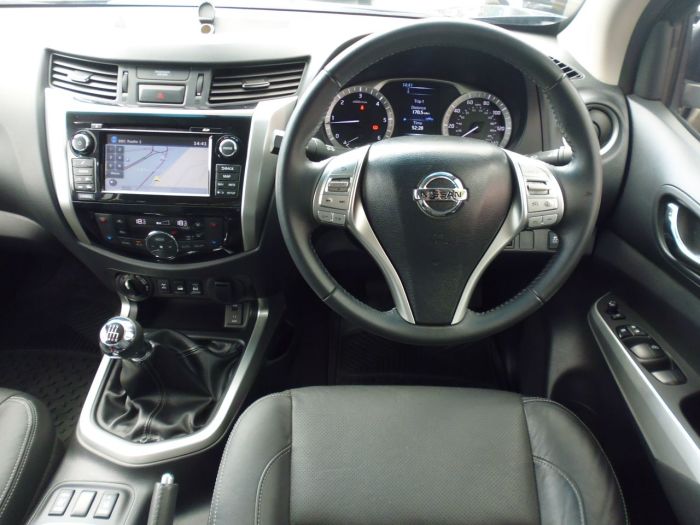 Nissan Navara Double Cab Pick Up Tekna 2.3dCi 190 4WD Pick Up Diesel Blue