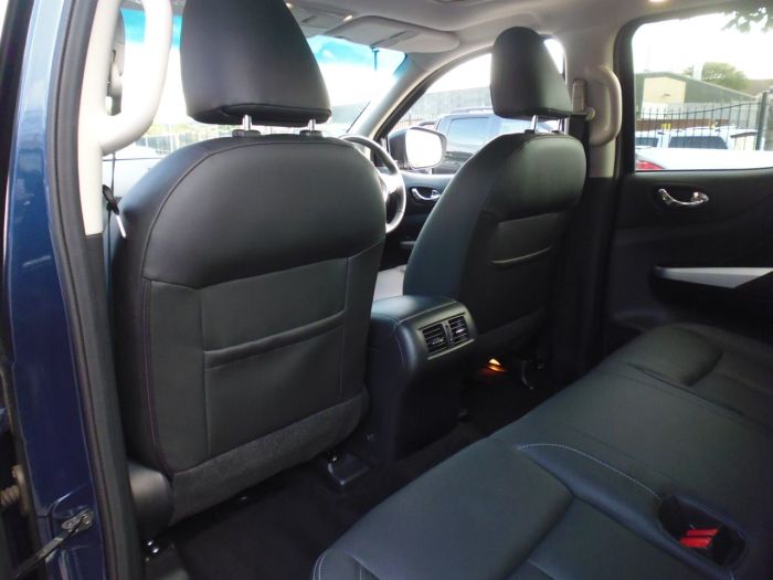 Nissan Navara Double Cab Pick Up Tekna 2.3dCi 190 4WD Pick Up Diesel Blue